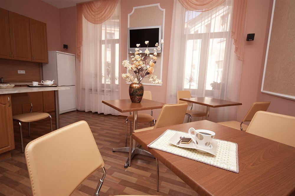 Гостевые комнаты и апартаменты Грифон Санкт-Петербург Экстерьер фото